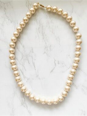 Vintage Classic Akoya Style Faux Pearl Strand Necklace 18 inch